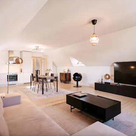 בית נופש Majestic Manor Gardens An Elegant Private Retreat *