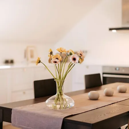 Majestic Manor Gardens An Elegant Private Retreat *