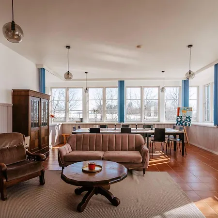 Majestic Manor Gardens An Elegant Private Retreat *