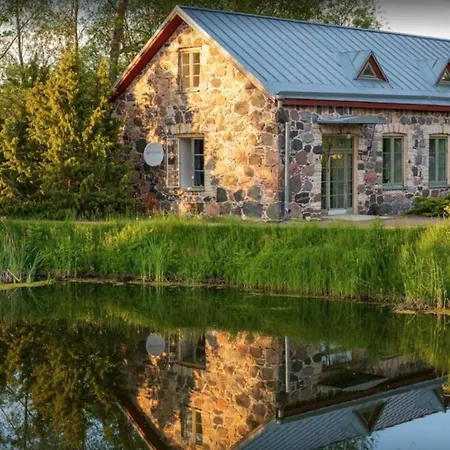 בית נופש Majestic Manor Gardens An Elegant Private Retreat