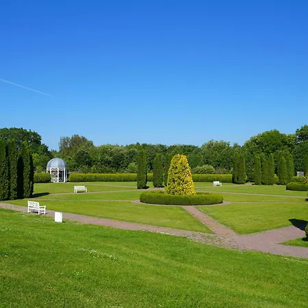 Majestic Manor Gardens An Elegant Private Retreat * Sausti