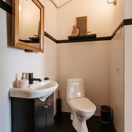 Majestic Manor Gardens An Elegant Private Retreat *