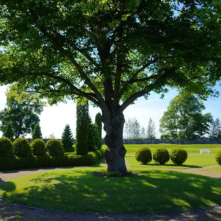 Majestic Manor Gardens An Elegant Private Retreat *