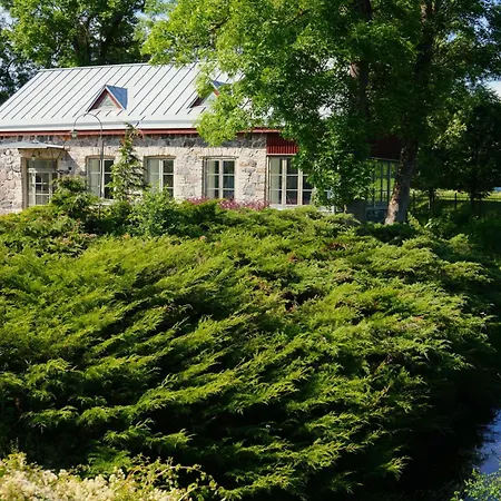 Majestic Manor Gardens An Elegant Private Retreat *