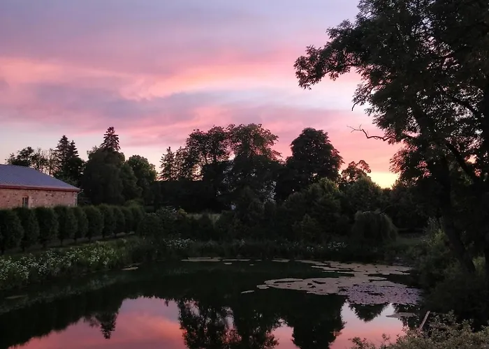 Majestic Manor Gardens An Elegant Private Retreat Holiday home