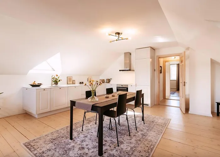 Majestic Manor Gardens An Elegant Private Retreat * Sausti