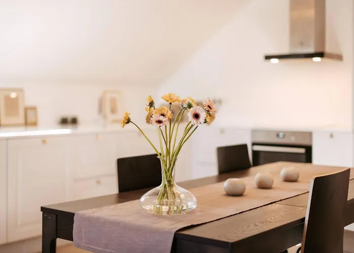 Majestic Manor Gardens An Elegant Private Retreat *