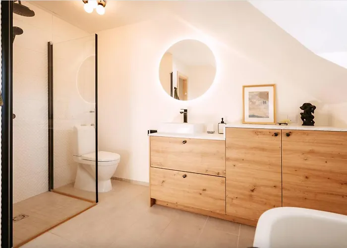 Majestic Manor Gardens An Elegant Private Retreat Holiday home