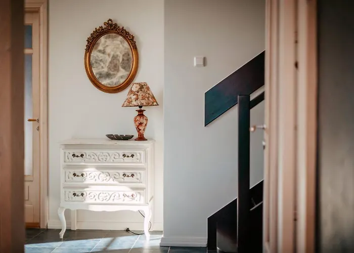 Majestic Manor Gardens An Elegant Private Retreat *