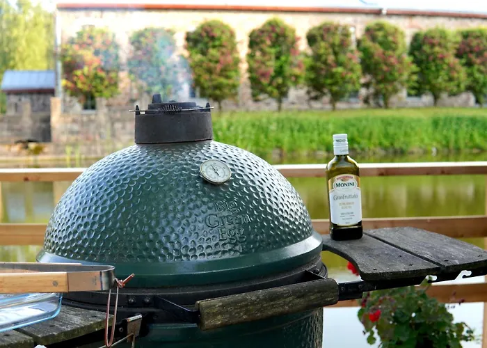 Majestic Manor Gardens An Elegant Private Retreat Holiday home