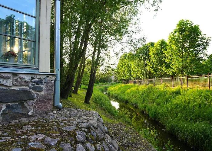 Majestic Manor Gardens An Elegant Private Retreat Holiday home Sausti