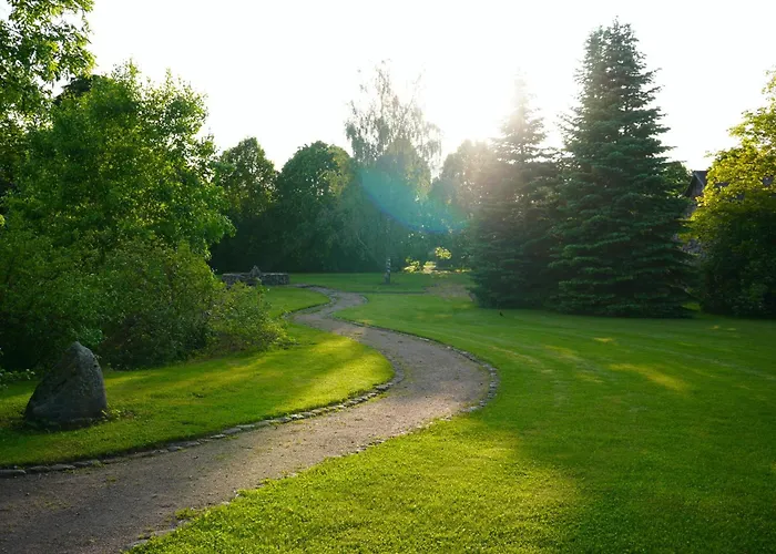 Majestic Manor Gardens An Elegant Private Retreat Holiday home